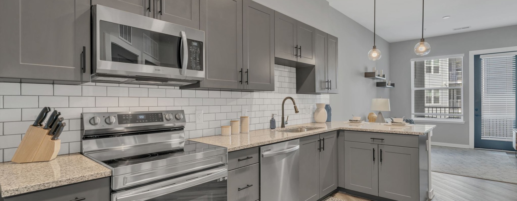 Kitchen with Granite Counter tops